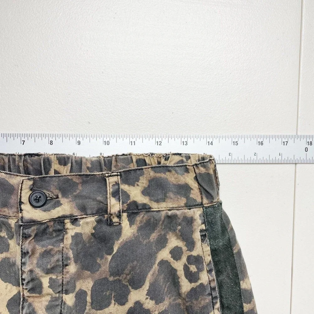 Pam & Gela Cropped Pants Leopard Print‎ Pinstripe Size M Tapered Leg Buttons